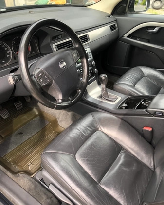 Volvo V70 cena 22900 przebieg: 217000, rok produkcji 2008 z Kielce małe 352